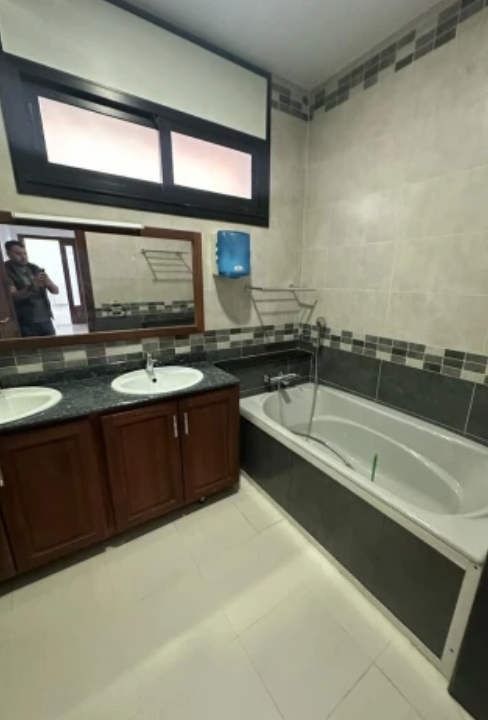 Entire Unit in Hydra